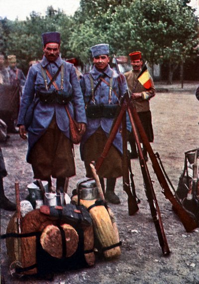 Tiradores de Argelia en un campamento durante la batalla del Marne al este de París, septiembre de 1914 (autocromo) de Jules Gervais Courtellemont